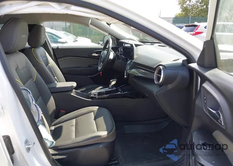 2025 Chevrolet Trax Activ из США, поврежденный, VIN KL77LKEP2SC132795